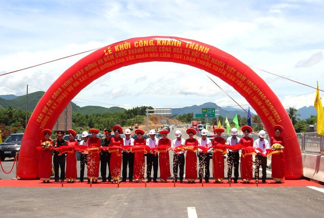 Lễ thông xe kỹ thuật Dự án cao tốc Hòa Liên - Túy Loan. z6922252125680e45b50bb6b2c0d2290104cdd300fff9a-17555808336041551188367.jpg