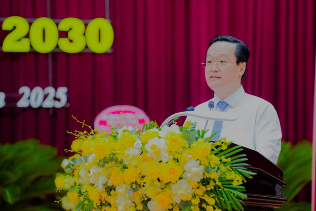 Ông Nguyễn Đức Trung, Bí thư Tỉnh ủy Nghệ An phát biểu chỉ đạo tại đại hội. dai-hoi.png