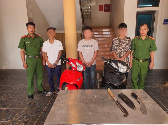 4 đối tượng sử dụng hung khí gây thương tích. images2045418-e26e48b2a5e228bc71f3.jpg