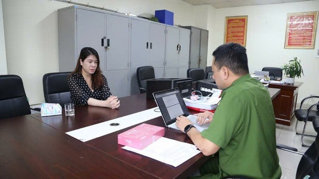 Đinh Thiên Lý tại cơ quan Công an. image-2.jpg