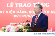Tổng Bí thư, Chủ tịch nước Tô Lâm trao tặng Huy hiệu Đảng cho đảng viên lão thành tại Hà Nội