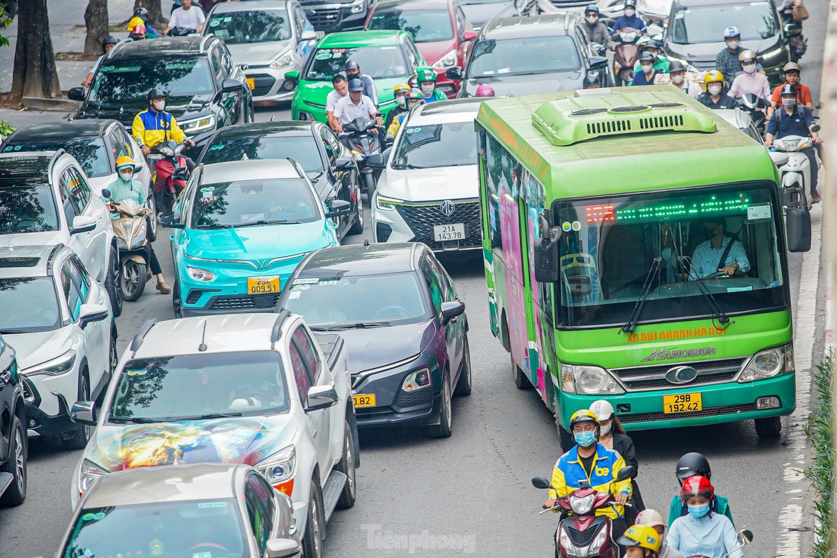 Ken đặc các phương tiện ô tô.