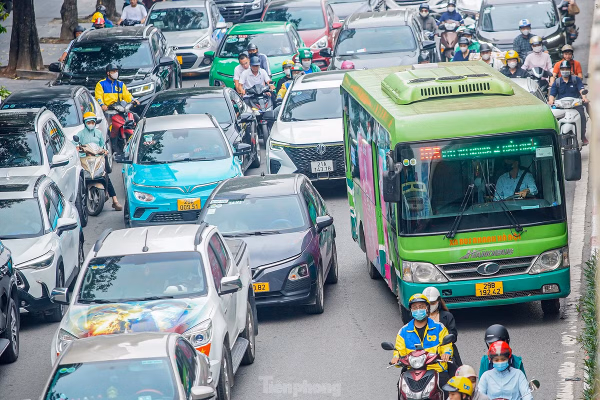 Ken đặc các phương tiện ô tô.