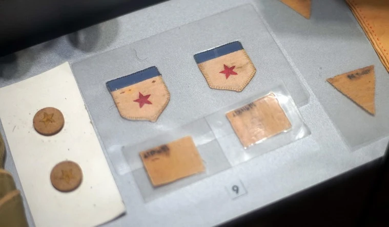 Xúc động ngắm kỷ vật vô giá của Cách mạng tháng 8 