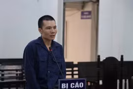 Mang dao đi đòi nợ, nam công nhân lĩnh án 10 năm tù giam