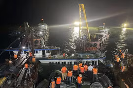 Lật tàu Vịnh Xanh 58 trên Vịnh Hạ Long... xử nghiêm nếu có vi phạm! 