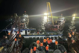 Lật tàu Vịnh Xanh 58 trên Vịnh Hạ Long... xử nghiêm nếu có vi phạm! 