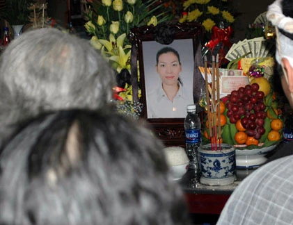 Cầu siêu 49 ngày nạn nhân Cát Tường ở BV Thanh Nhàn