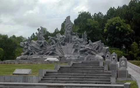 10 đóa hoa bất tử nơi Ngã ba Đồng Lộc