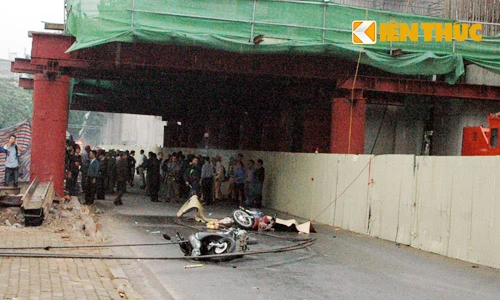 Hiện trường vụ đường sắt trên cao gặp sự cố, gây chết người