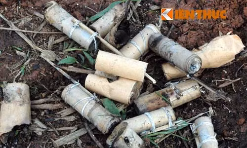 Xác pháo nhan nhản ở lễ hội Tịch điền 