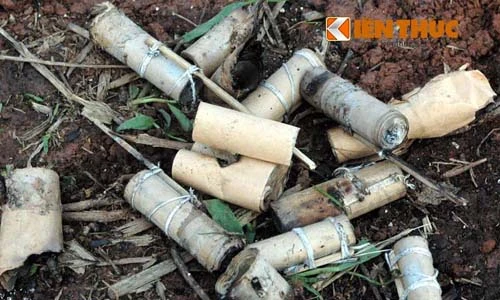 Xác pháo nhan nhản ở lễ hội Tịch điền 