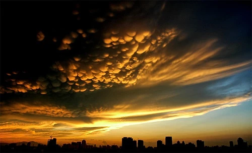 Đẹp lộng lẫy những đám mây vảy rồng cực hiếm 