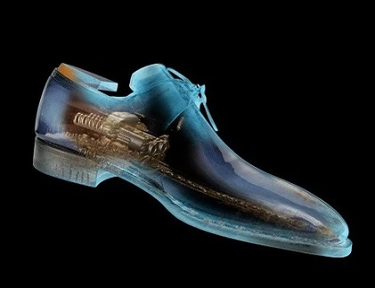 “Lột trần” hàng hiệu bằng tia X-quang 