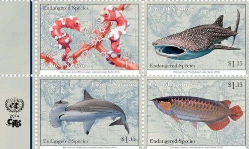 Ngắm các loài thủy quái như ác mộng trên tem