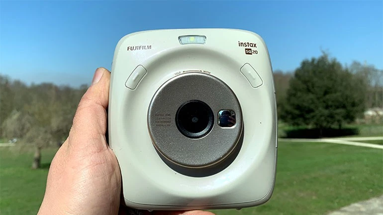 Cách chọn mua máy chụp ảnh lấy ngay cho tín đồ “sống ảo“