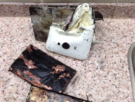 Điểm tin: Smartphone Trung Quốc bắt lửa, nổ như bom