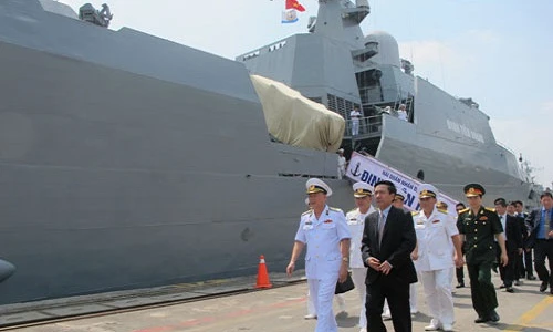 Cận cảnh chuyến thăm tàu chiến Việt Nam tới Indonesia