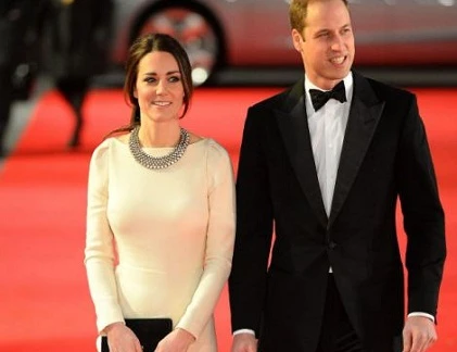 Công nương Kate đẹp ngọt ngào sánh bước bên Hoàng tử 