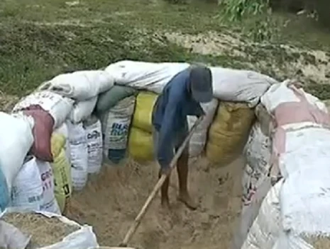 Cận cảnh đào hầm "dã chiến” trốn siêu bão Haiyan