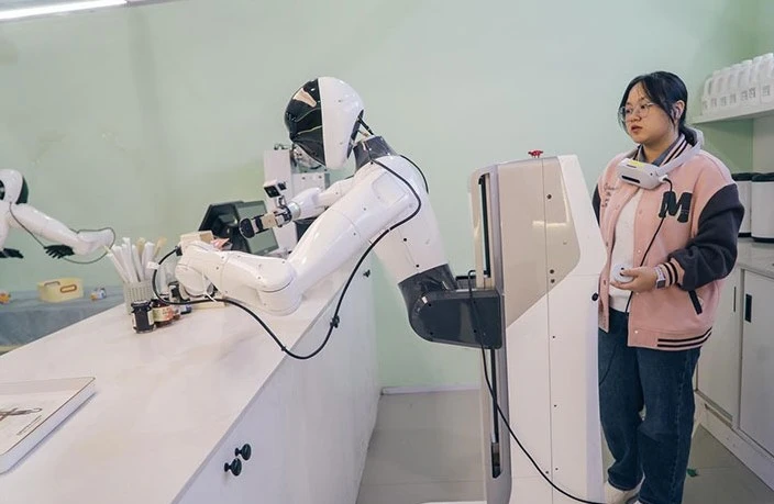 Nhà máy Trung Quốc biến robot hình người thành hiện thực