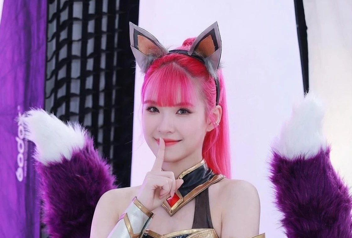 Khởi My tung ảnh cosplay AI liên tiếp khiến fan phát sốt