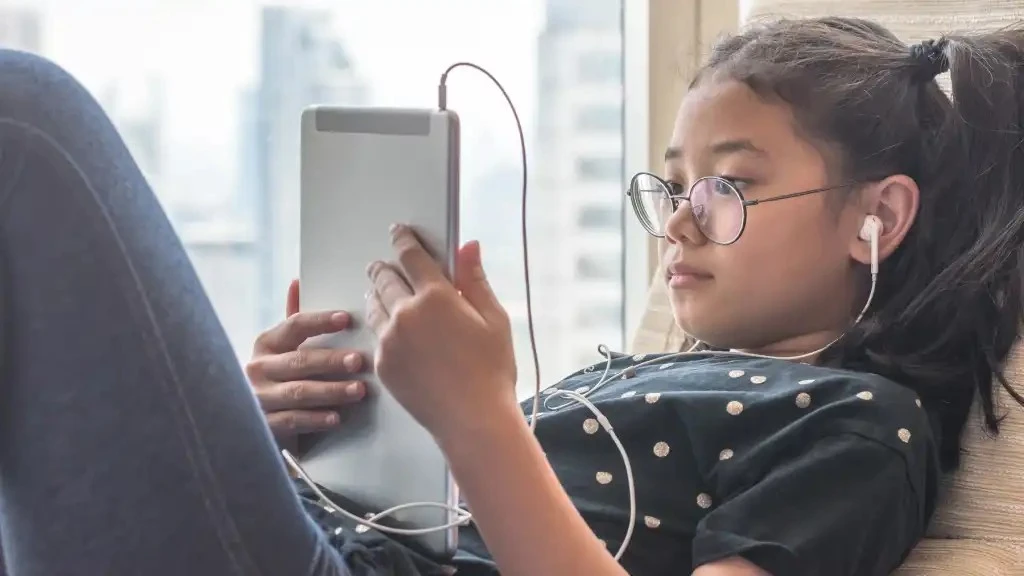 YouTube tung loạt tính năng mới bảo vệ thanh thiếu niên