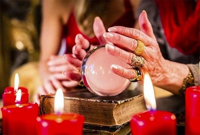 4 cung hoàng đạo mê tín nhất, tin sái cổ lời thầy bói phán