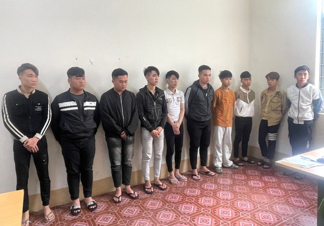 Nhóm đối tượng nẹt pô, rú ra và hỗn chiến náo loạn đường phố. Ảnh V.N 1.jpg