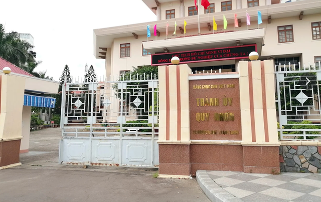 Phường Quy Nhơn được bố trí trụ sở chính tại Thành ủy Quy Nhơn. tru-so.png
