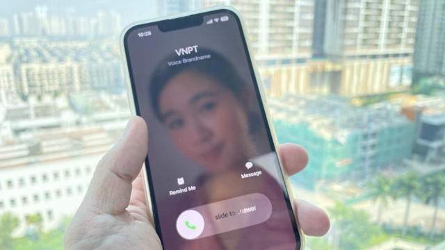 Cuộc gọi Voice Brandname sẽ hiển thị tên thương hiệu hay nhãn hàng tại máy nhận cuộc gọi. Cuộc gọi đến máy khách hàng sẽ hiển thị tên nhãn hàng thay vì số điện thoại như thông thường. (Ảnh: Báo Công An Nhân Dân) 3.png