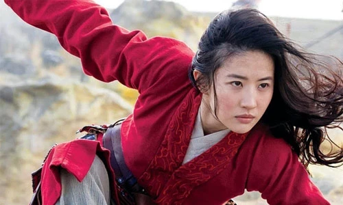 Ngán ngẩm biểu cảm “trăm cảnh như một” của Lưu Diệc Phi trong Mulan