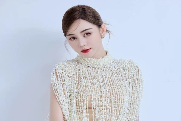 Quỳnh Kool tuổi 29 tài sản “khủng”, con số cát-sê gây bất ngờ