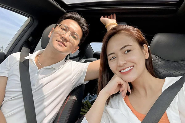 Chuyện tình ngọt ngào của Việt Hoa và bạn trai diễn viên