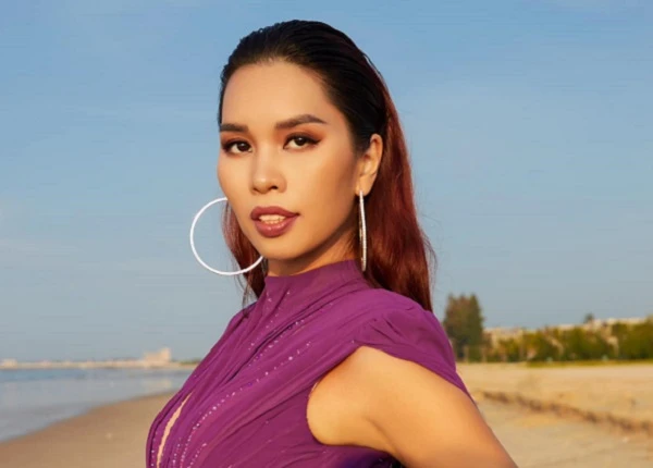 Siêu mẫu Hà Anh mang bầu lần 2 với chồng Tây