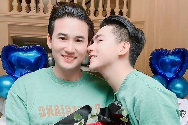 Hà Trí Quang và người yêu đồng giới “tình bể bình”, sắp có con?