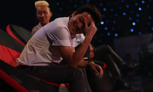 Trường Giang lợi dụng sóng truyền hình khen Nhã Phương