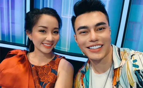 Hôn nhân của nam diễn viên thích rải tiền khắp nhà cho vợ nhặt