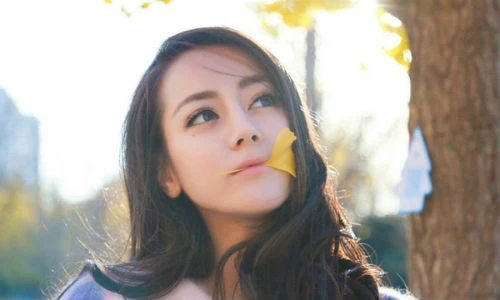 Ảnh đẹp say lòng của tiểu Hoa đán Địch Lệ Nhiệt Ba