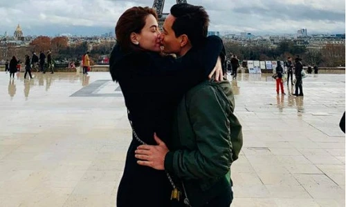 Kim Lý khóa môi Hồ Ngọc Hà mừng Giáng sinh giữa trời Âu