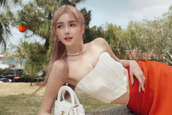 Hot girl “gái 1 con” mặc bốc lửa, bao anh “điêu đứng“