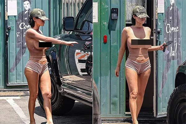 Vợ Kanye West thả rông dạo phố gây sốc