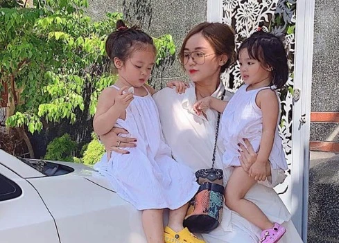 Sau chia tay Hoài Lâm, Bảo Ngọc và hai con gái giờ ra sao?