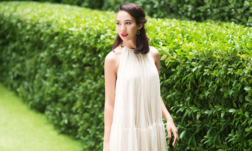 "Gái một con" Ngọc Diễm đẹp mặn mà xuống phố