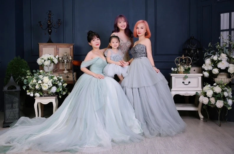 3 con gái của diễn viên Hoàng Yến nhan sắc xinh như hoa