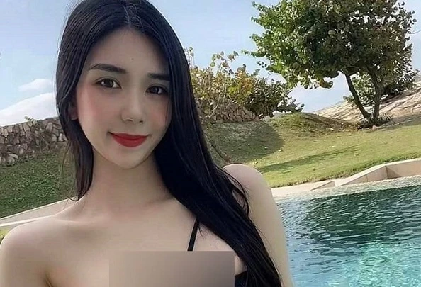 Tình cũ của Quang Lê khoe body siêu nuột, siết eo còn 52 cm