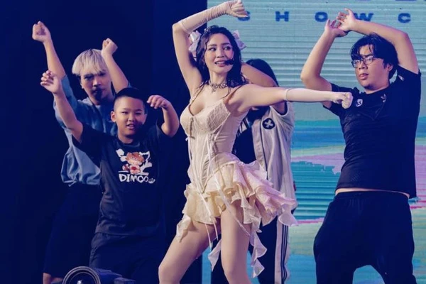 Nhìn lại 1 tháng sang Úc du học của Ninh Dương Lan Ngọc