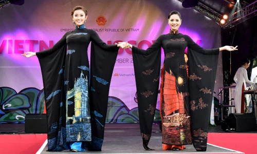 Á hậu Huyền My, HH Hương Giang đọ sắc trên sàn diễn