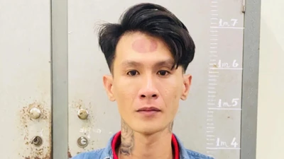 Dùng clip nóng tống tiền bạn gái cũ, nam thanh niên bị tạm giữ