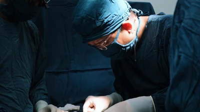 Ca mổ tiết niệu thành công nhờ phối hợp bác sĩ Việt - Úc